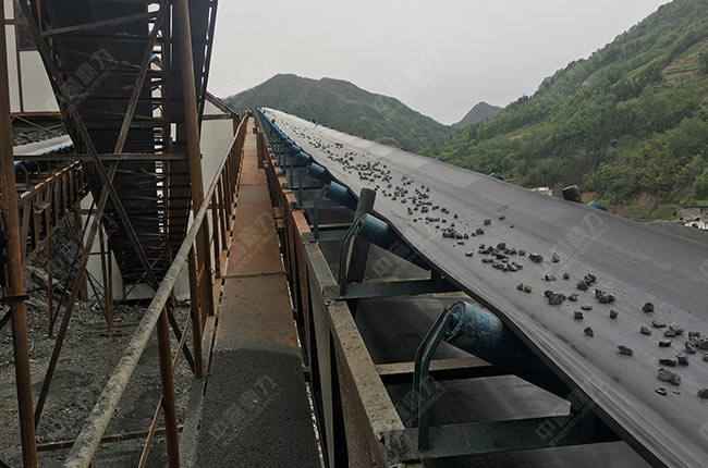 安康平溪石渣廠時(shí)產(chǎn)300噸玄武巖生產(chǎn)線