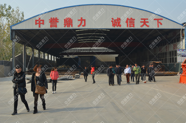 安徽客戶團新鄉鼎力廠區參觀考察中