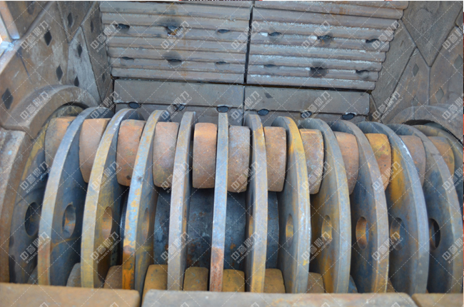 新鄉鼎力 佳二破整形滾筒式破碎機設備之錘頭圖