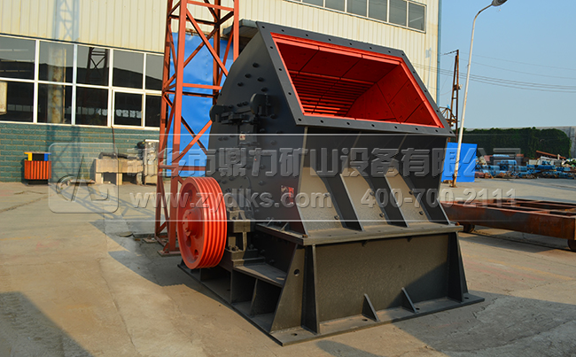 錘式破碎機(jī)設(shè)備