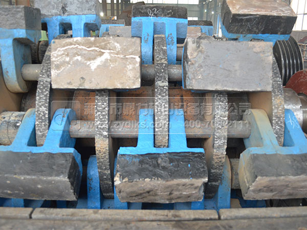 雙轉(zhuǎn)子制砂機(jī)破碎錘頭