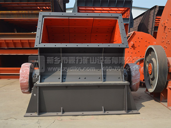 時(shí)產(chǎn)500噸錘式破碎機(jī) 時(shí)產(chǎn)500噸錘式破碎機(jī)