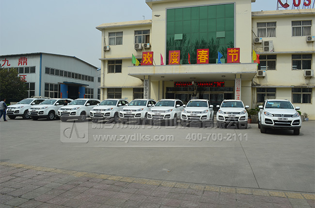 中譽鼎力破碎機廠家售后服務車輛 中譽鼎力破碎機廠家售后服務車輛