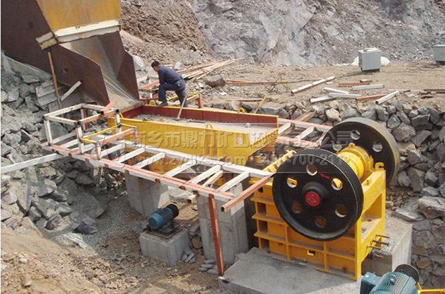 顎式破碎機(jī)使用現(xiàn)場 顎式破碎機(jī)使用現(xiàn)場