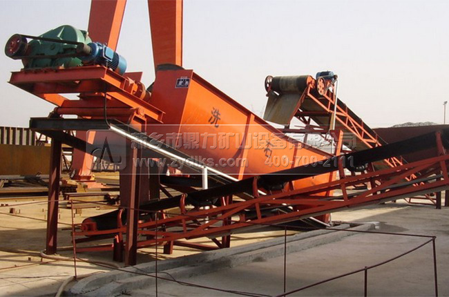 單螺旋洗砂機使用現(xiàn)場 單螺旋洗砂機使用現(xiàn)場