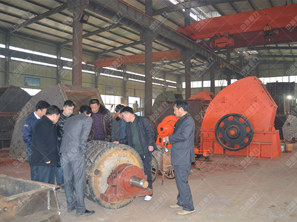 青石破碎機(jī)廠家