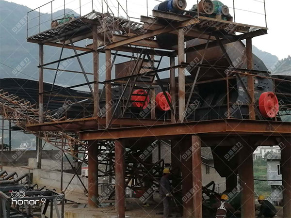 石灰石錘式破碎機