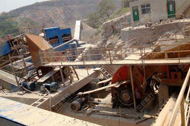 建筑垃圾移動式破碎機(jī)