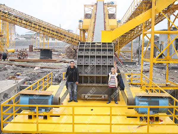 PCZ1512重型錘式破碎機(jī)