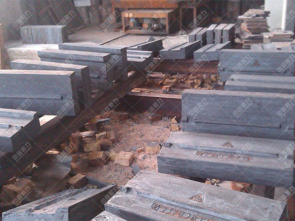 反擊碎石機板錘