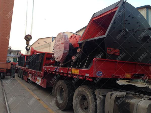 中譽鼎力pc錘式破碎機發貨